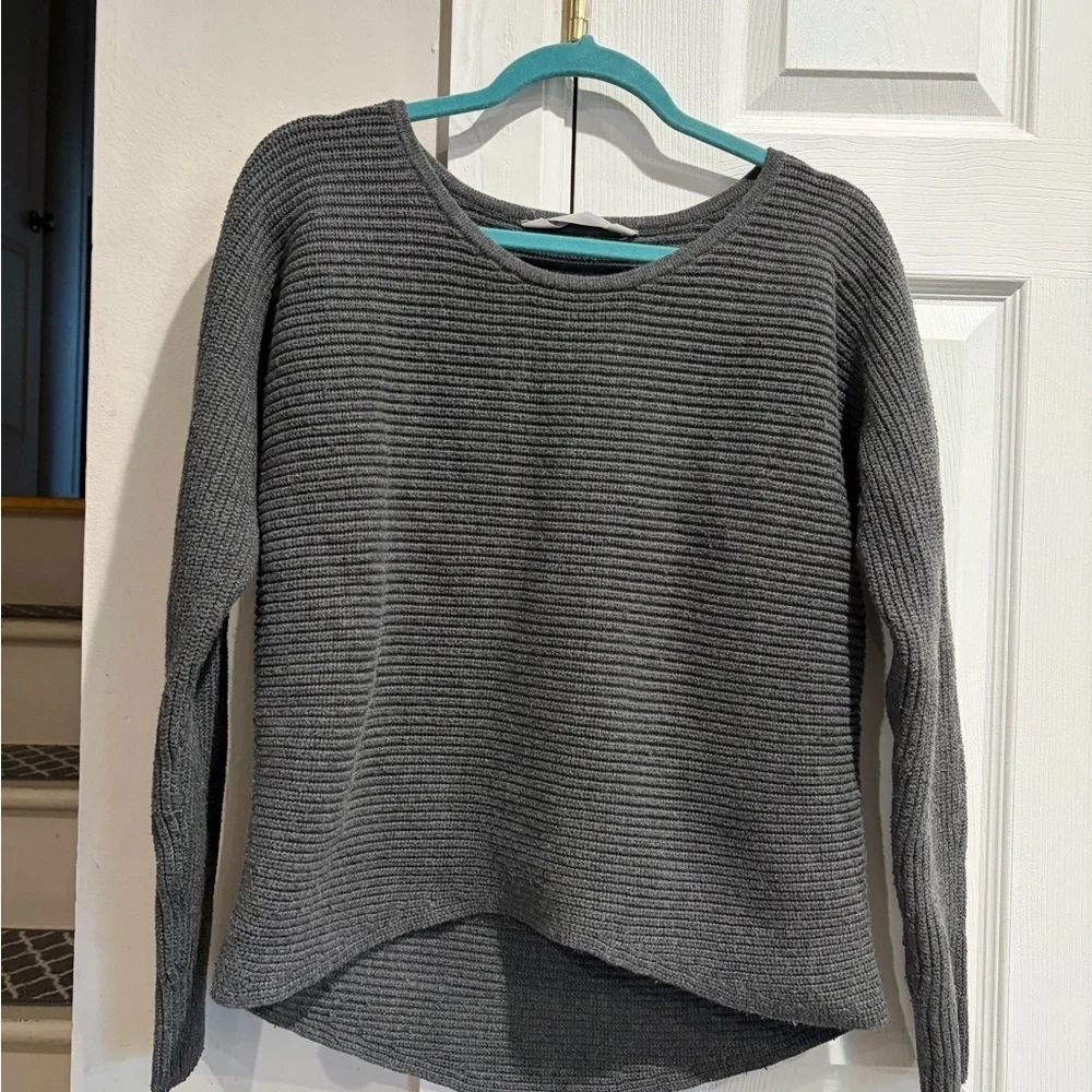Athleta Gray Ribbed Scoop Neck Sweater